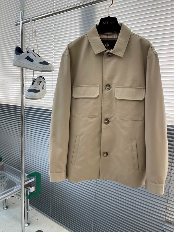 프라다 데님 자켓 (정품210만원)